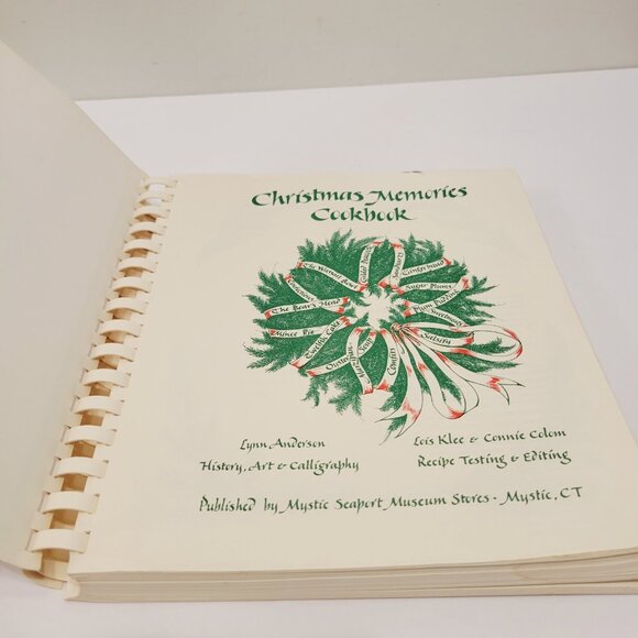 Christmas Memories Cookbook 365 Favorite Christmas Recipes Seaport Members - Picture 5 of 6